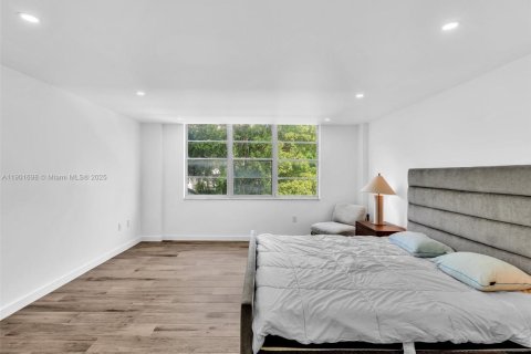 Appartement à louer à Bay Harbor Islands, Floride: 2 chambres, 133.87 m2 № 1966261 - photo 23