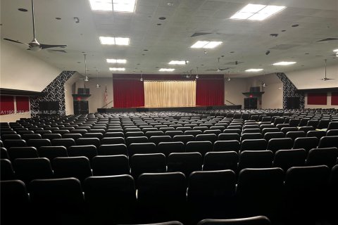 Condo in Sunrise, Florida, 2 bedrooms  № 1964489 - photo 14