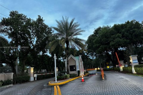 Condo in Sunrise, Florida, 2 bedrooms  № 1964489 - photo 27