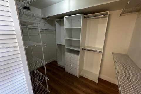 Condo in Sunrise, Florida, 2 bedrooms  № 1964489 - photo 22