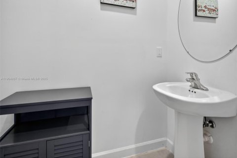 Adosado en venta en Miami, Florida, 4 dormitorios, 169.08 m2 № 1964203 - foto 11