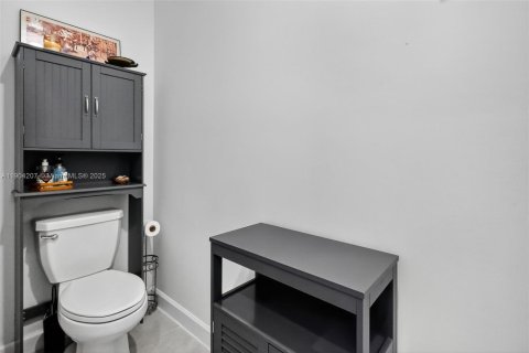 Adosado en venta en Miami, Florida, 4 dormitorios, 169.08 m2 № 1964203 - foto 13