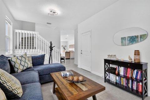 Adosado en venta en Miami, Florida, 4 dormitorios, 169.08 m2 № 1964203 - foto 6