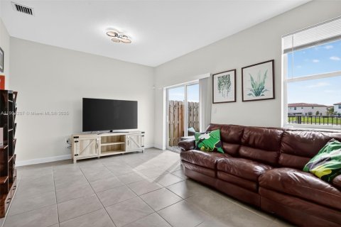 Adosado en venta en Miami, Florida, 4 dormitorios, 169.08 m2 № 1964203 - foto 15