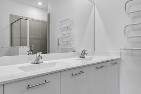 Adosado en venta en Miami, Florida, 4 dormitorios, 169.08 m2 № 1964203 - foto 28