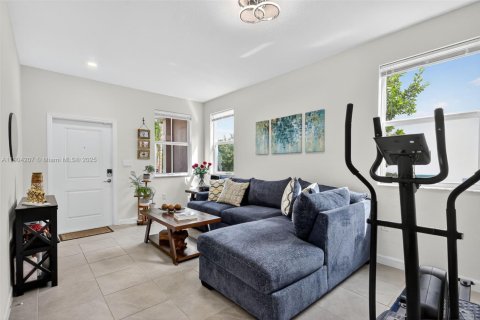 Adosado en venta en Miami, Florida, 4 dormitorios, 169.08 m2 № 1964203 - foto 7