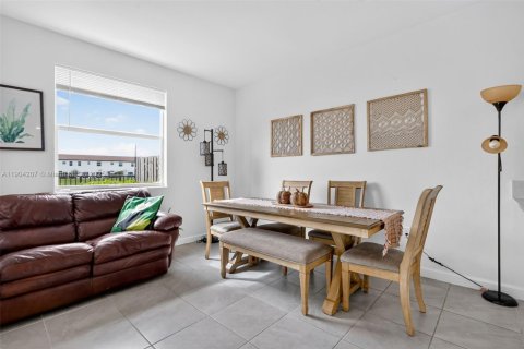 Adosado en venta en Miami, Florida, 4 dormitorios, 169.08 m2 № 1964203 - foto 14