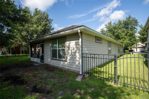 House in Gainesville, Florida 3 bedrooms, 157.66 sq.m. № 2197233 - photo 13
