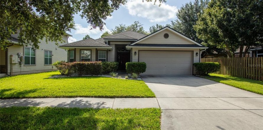 House in Gainesville, Florida 3 bedrooms, 157.66 sq.m. № 2197233