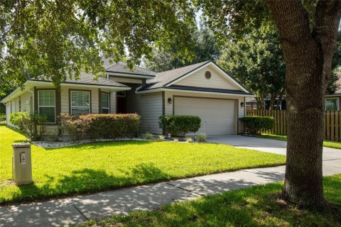 House in Gainesville, Florida 3 bedrooms, 157.66 sq.m. № 2197233 - photo 2