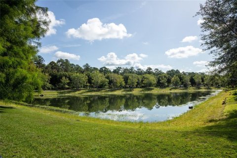 House in Gainesville, Florida 3 bedrooms, 157.66 sq.m. № 2197233 - photo 8