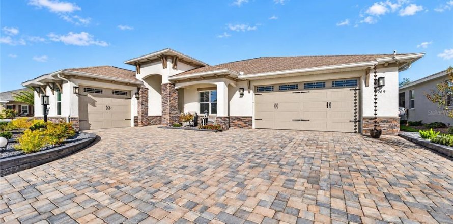 Casa en Ocala, Florida 3 dormitorios, 243.59 m2 № 2426936