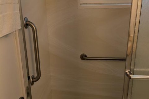 Condo in Lighthouse Point, Florida, 1 bedroom № 2187984 - photo 13