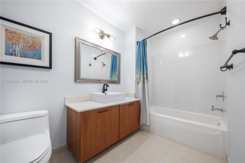 Condominio en venta en Miami, Florida, 2 dormitorios, 109.72 m2 № 2007691 - foto 15