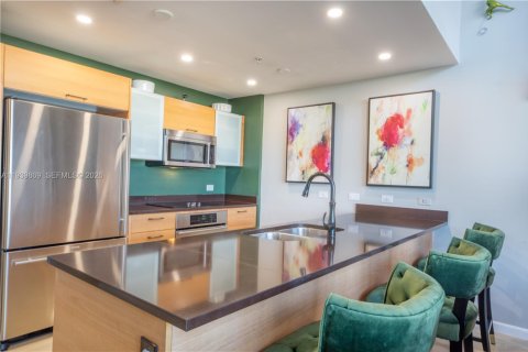 Condominio en venta en Miami, Florida, 2 dormitorios, 109.72 m2 № 2007691 - foto 9