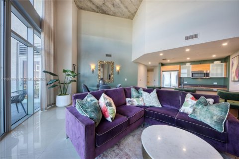Condominio en venta en Miami, Florida, 2 dormitorios, 109.72 m2 № 2007691 - foto 5