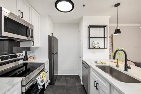 Condominio en venta en Tampa, Florida, 1 dormitorio, 58.62 m2 № 1648720 - foto 3