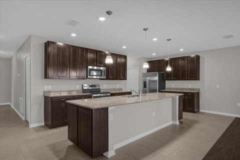 House in Wesley Chapel, Florida 3 bedrooms, 185.62 sq.m. № 1350212 - photo 9