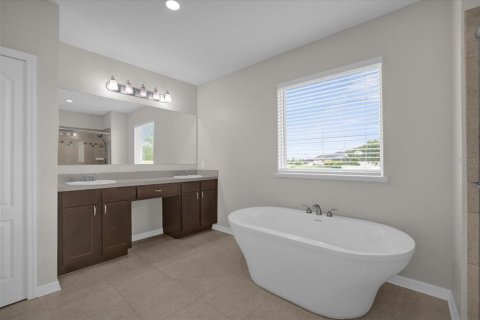 House in Wesley Chapel, Florida 3 bedrooms, 185.62 sq.m. № 1350212 - photo 21