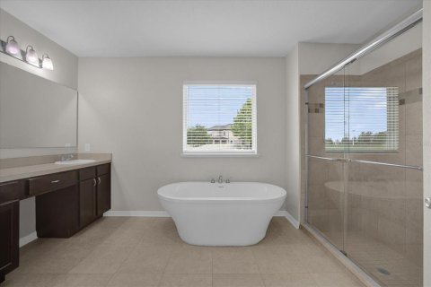 House in Wesley Chapel, Florida 3 bedrooms, 185.62 sq.m. № 1350212 - photo 20