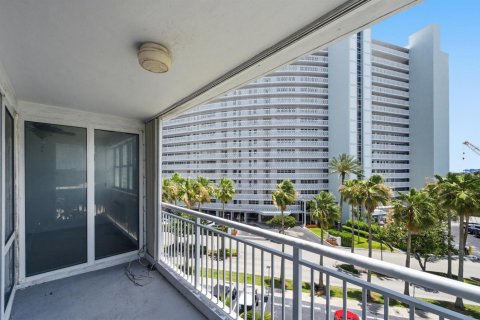 Copropriété à vendre à Fort Lauderdale, Floride: 3 chambres, 120.12 m2 № 2188149 - photo 5