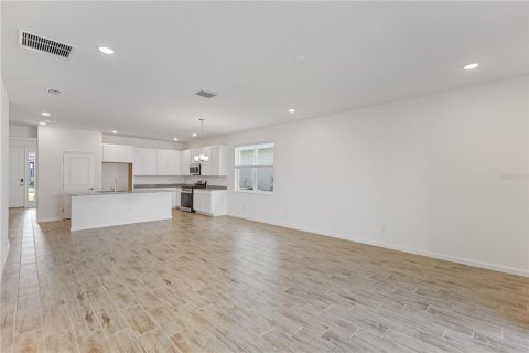 House in Mount Dora, Florida 3 bedrooms, 182.65 sq.m. № 1768982 - photo 5