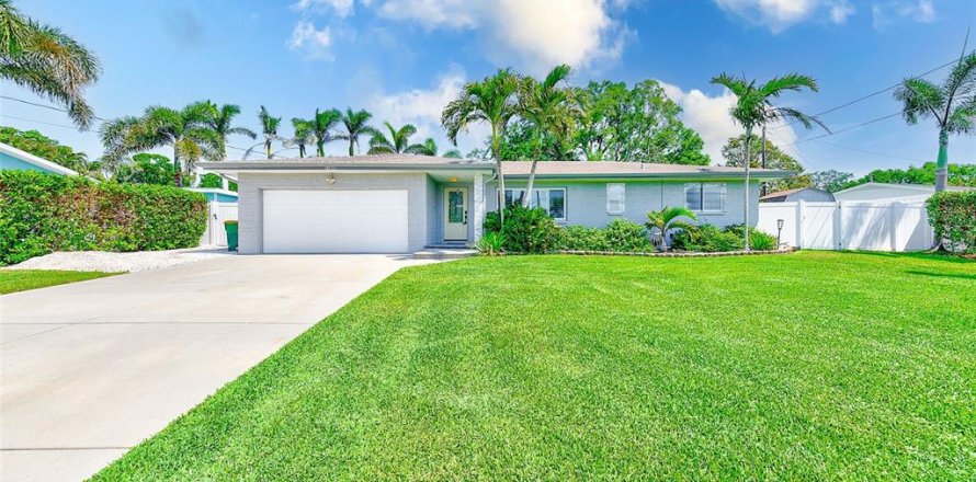 Casa en Saint Petersburg, Florida 3 dormitorios, 123.75 m2 № 1634868