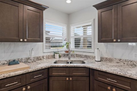 House in Lakeland, Florida 2 bedrooms, 152.08 sq.m. № 2130088 - photo 8