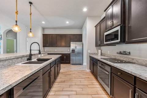 Villa ou maison à vendre à Palm Bay, Floride: 5 chambres, 226.22 m2 № 2399753 - photo 12