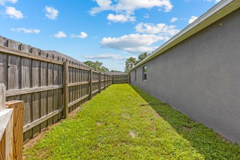 Villa ou maison à vendre à Palm Bay, Floride: 5 chambres, 226.22 m2 № 2399753 - photo 27