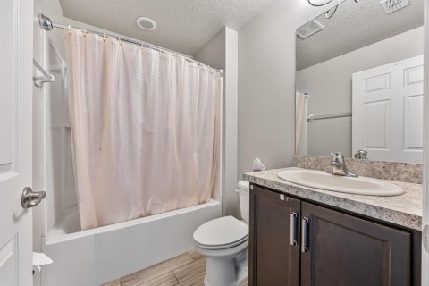 Villa ou maison à vendre à Palm Bay, Floride: 5 chambres, 226.22 m2 № 2399753 - photo 9