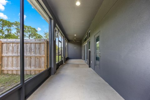 Villa ou maison à vendre à Palm Bay, Floride: 5 chambres, 226.22 m2 № 2399753 - photo 28
