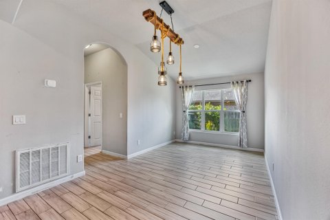 Villa ou maison à vendre à Palm Bay, Floride: 5 chambres, 226.22 m2 № 2399753 - photo 16