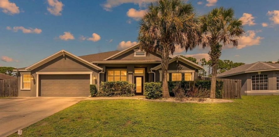 Villa ou maison à Palm Bay, Floride 5 chambres, 226.22 m2 № 2399753