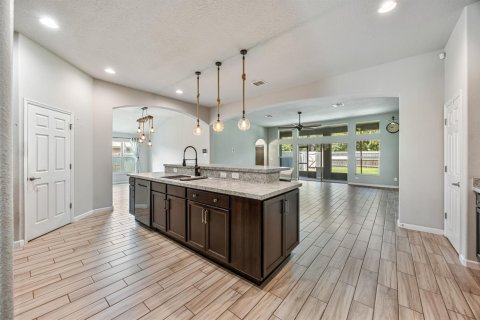 Villa ou maison à vendre à Palm Bay, Floride: 5 chambres, 226.22 m2 № 2399753 - photo 11