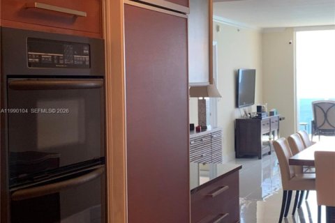 Condominio en alquiler en Hallandale Beach, Florida, 3 dormitorios, 171.03 m2 № 2057963 - foto 27