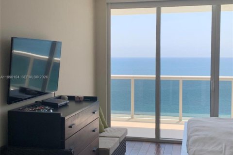 Condominio en alquiler en Hallandale Beach, Florida, 3 dormitorios, 171.03 m2 № 2057963 - foto 14
