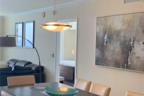 Condominio en alquiler en Hallandale Beach, Florida, 3 dormitorios, 171.03 m2 № 2057963 - foto 20