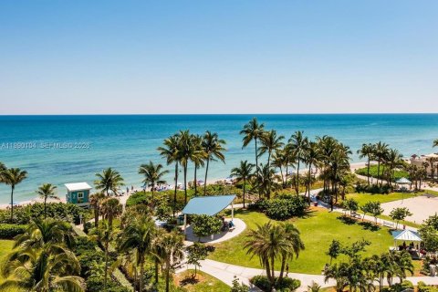 Condominio en alquiler en Hallandale Beach, Florida, 3 dormitorios, 171.03 m2 № 2057963 - foto 6