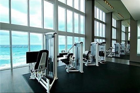 Condominio en alquiler en Hallandale Beach, Florida, 3 dormitorios, 171.03 m2 № 2057963 - foto 9