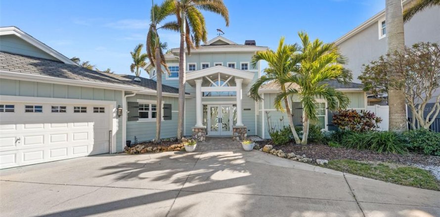 Casa en North Redington Beach, Florida 3 dormitorios, 219.9 m2 № 1765545