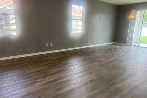 Casa en alquiler en Land O' Lakes, Florida, 3 dormitorios, 174.47 m2 № 1828027 - foto 4