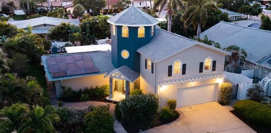 Casa en Tierra Verde, Florida 4 dormitorios, 276.01 m2 № 2152161