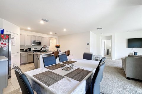 House in Tavares, Florida 4 bedrooms, 173.45 sq.m. № 1608983 - photo 14