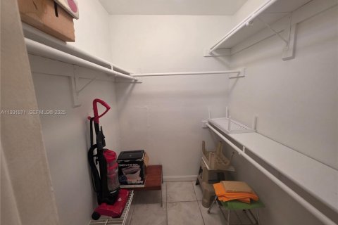 Снять в аренду кондоминиум в Майами, Флорида 1 спальня, 56.67м2, № 1990984 - фото 9