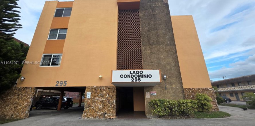 Кондоминиум с 1 спальней в Майами, Флорида № 1990984