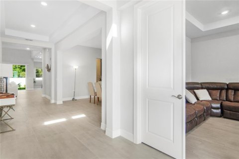 Купить виллу или дом в Уинтер-Гарден, Флорида 3 комнаты, 412.67м2, № 2097556 - фото 4