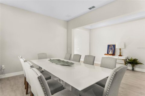 Купить виллу или дом в Уинтер-Гарден, Флорида 3 комнаты, 412.67м2, № 2097556 - фото 12