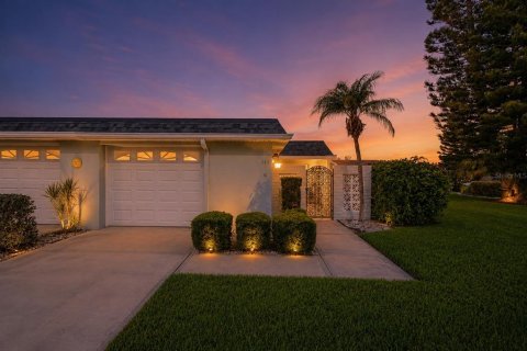 Condo in Saint Petersburg, Florida, 2 bedrooms № 2258782