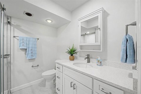 Condo in Saint Petersburg, Florida, 2 bedrooms  № 2258782 - photo 26